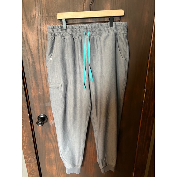 FIGS Technical Collection Women's Scrub Set Gray Top Jogger Pants XL FW1100 - Picture 6 of 7